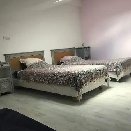 L'entre 2, 7personnes A Proche De Nigloland 3*